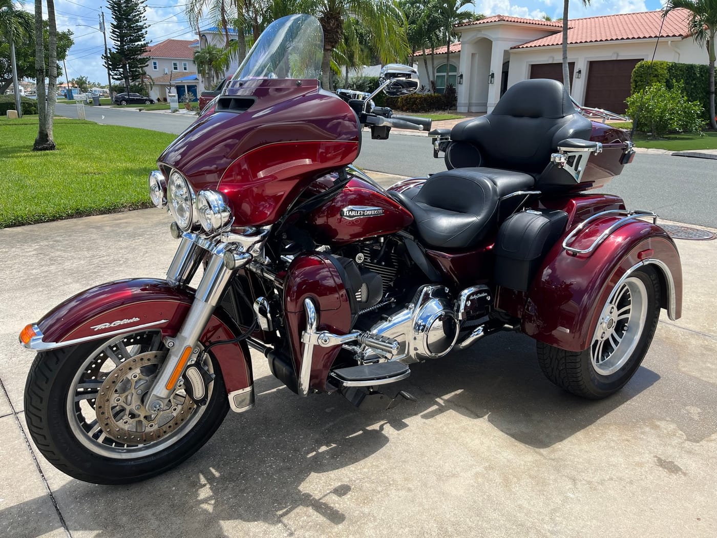 Mobile auto detailing, window tint & ceramic coating in Palm Harbor, FL by AMP'D Auto Detailing